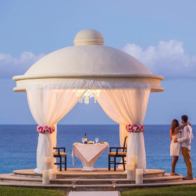 Private Dinner for 2 on the Beach