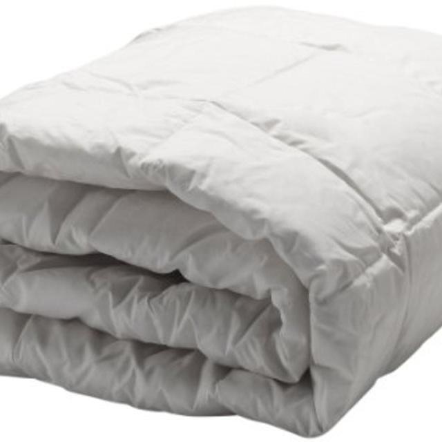 AllerEase Hot Water Washable Allergy Protection Comforter