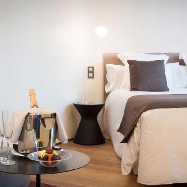 Champagne Service in Hotel