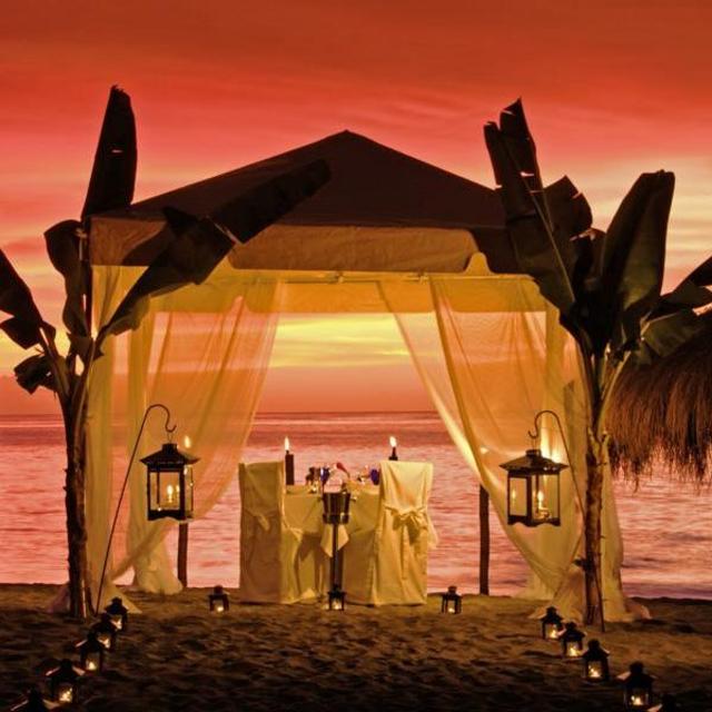 Honeymoon - Beach Dinner For Two