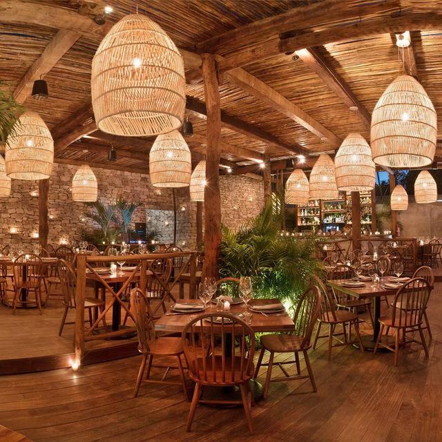 Honeymoon: Romantic dinner for two