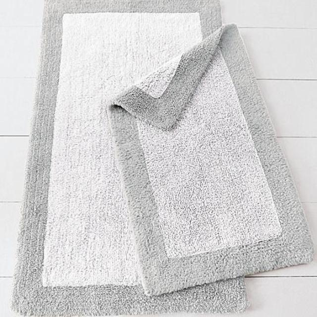 Garnet Hill Cotton Tufted Bath Rug (SIlver Border)