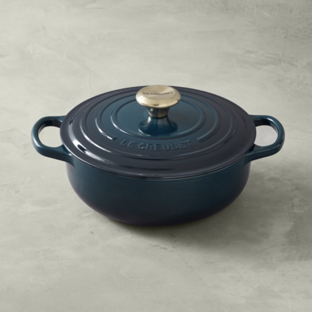 Le Creuset Signature Enameled Cast Iron Essential Oven, 3 1/2-Qt. - Agave