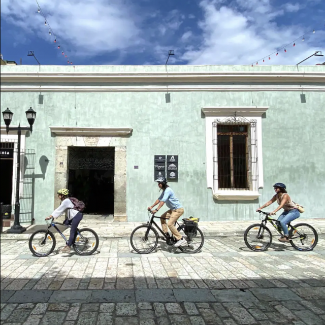 Biking tour for 2 through Oaxaca City