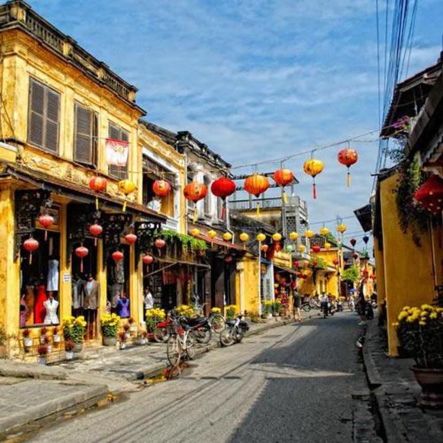 TWO NIGHTS IN HOI AN