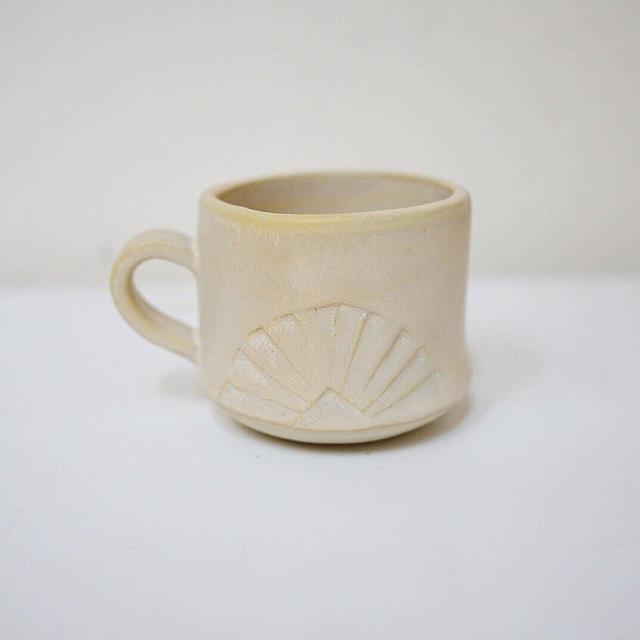 Ayame Bullock Cream Sunrise Mug