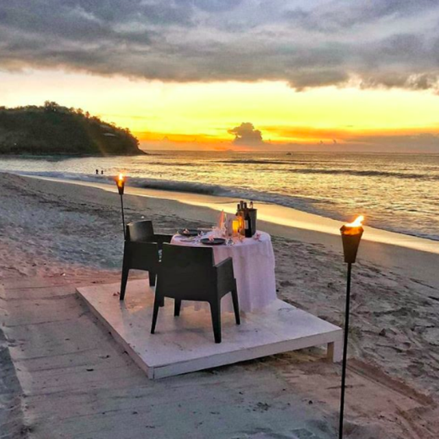 Honeymoon | Dinner On The Beach In Antigua