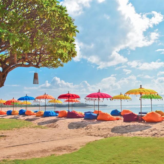 Drinks at the Ayodya Resort Beach Bar - Bali