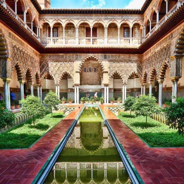 The Alcazar (Royal Palace Seville) - Tour and Lunch