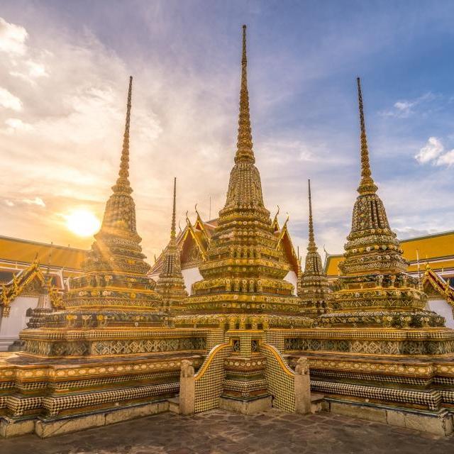 Explore Wat Pho