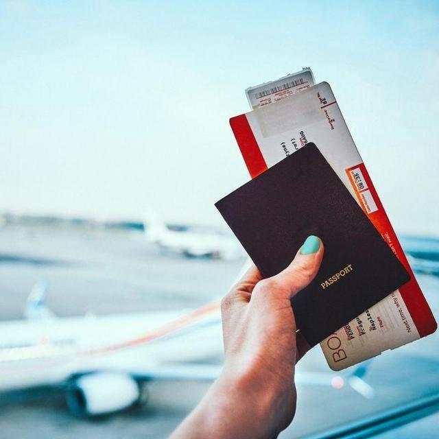 Honeymoon: Airline Tickets between Italy and Greece