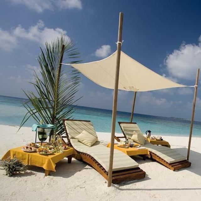 Private Sandbank Picnic on our Honeymoon