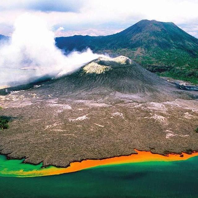 Boat Ride to View the Papua New Guinea Volcanos!