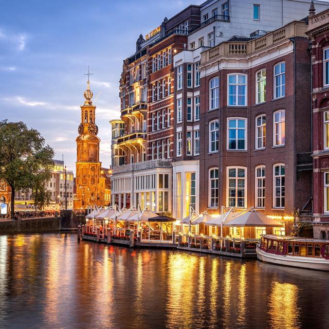 Amsterdam Candlelight Canal Cruise w/ Dinner