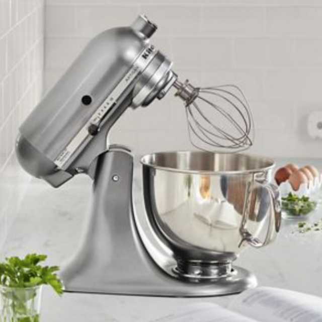 Kitchen Aid Artisan® Series 5 Quart Tilt-Head Stand Mixer