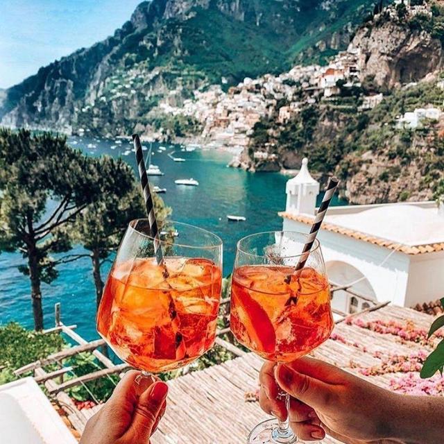 Afternoon Drinks for Two in Capri