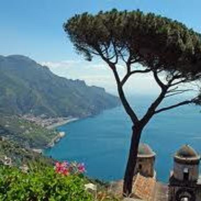 Dinner with THAT view (in Ravello)