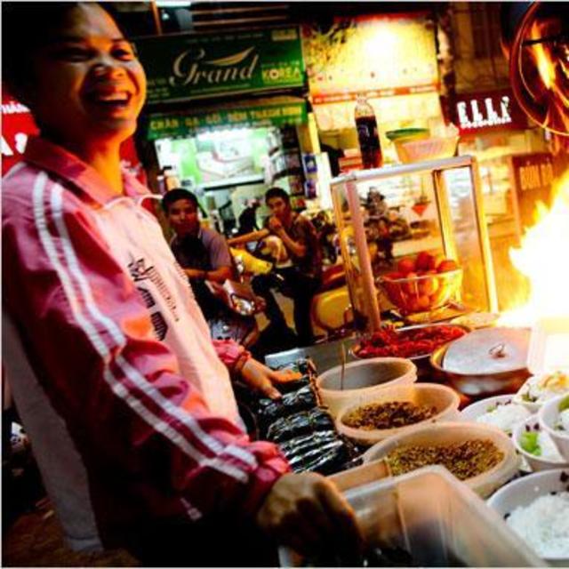 Hanoi Night Market Street Food Tour