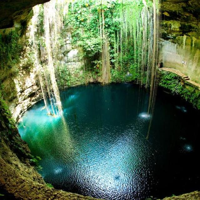 DELUXE TOUR TO CHICHEN ITZA AND IK-KIL CENOTE