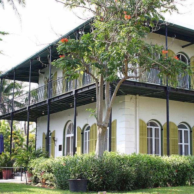 Hemmingway Home Tour - Key West Minimoon