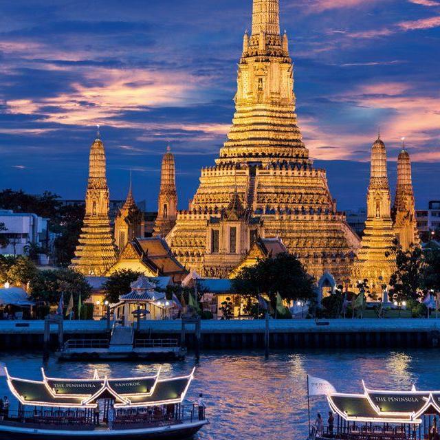 Romantic river cruise in Bangkok