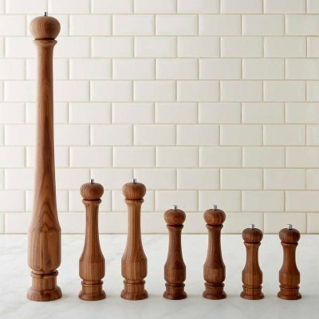 Williams-Sonoma Traditional Walnut Wood 9" Salt & Pepper Mills
