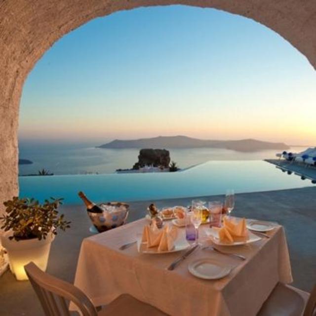 Romantic Sunset Dinner in Santorini