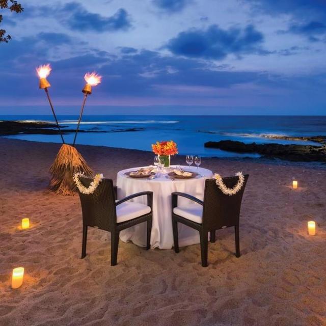 Hawaiian Dinner Under the Stars