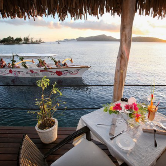 Sunset Cruise & Dinner in Bora Bora