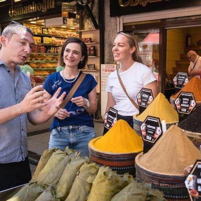 Istanbul taste for two: Spice market and Ferry
