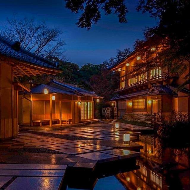 Hotel Accommodations - Traditional Ryokan, Onsen, or other type of hotel