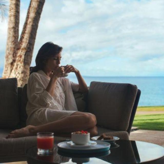 Hawaiian Honeymoon: Maui Breakfast for 2