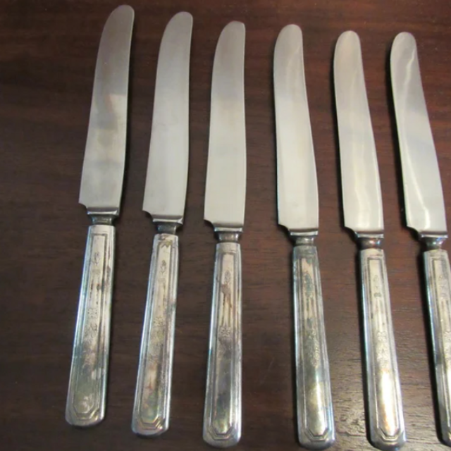 Dinner Knives, Mayfair Silverplate WM Rogers
