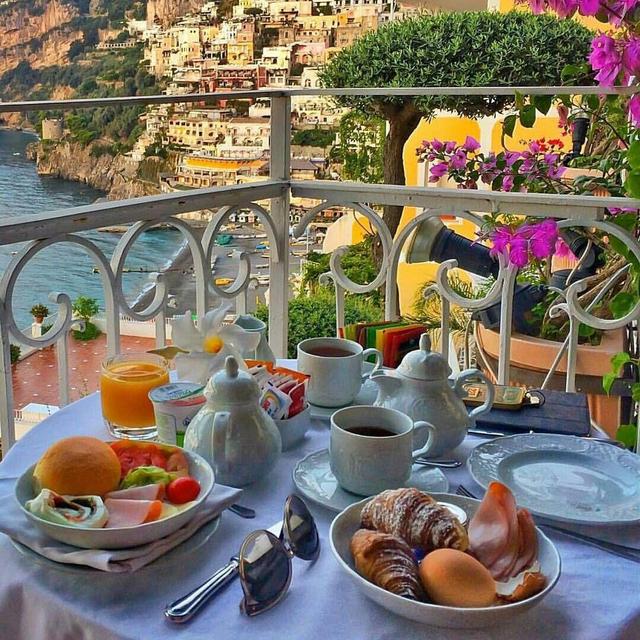 Breakfast Room Service