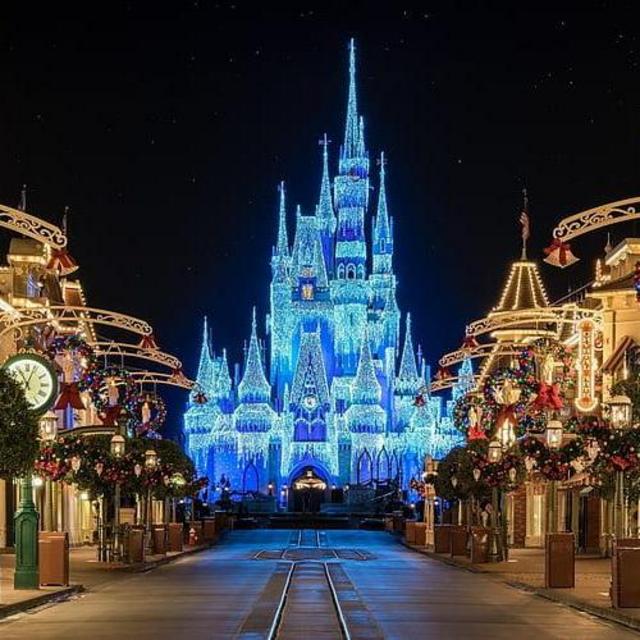 Disneyland Theme Park Tickets for 2!