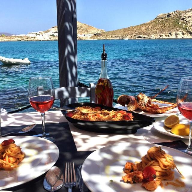 Lunch in Mykonos