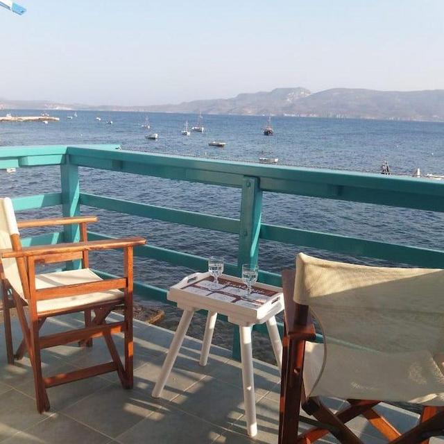 Honeymoon- Milos- AirBnB