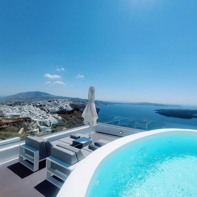 Honeymoon- Santorini- Massages