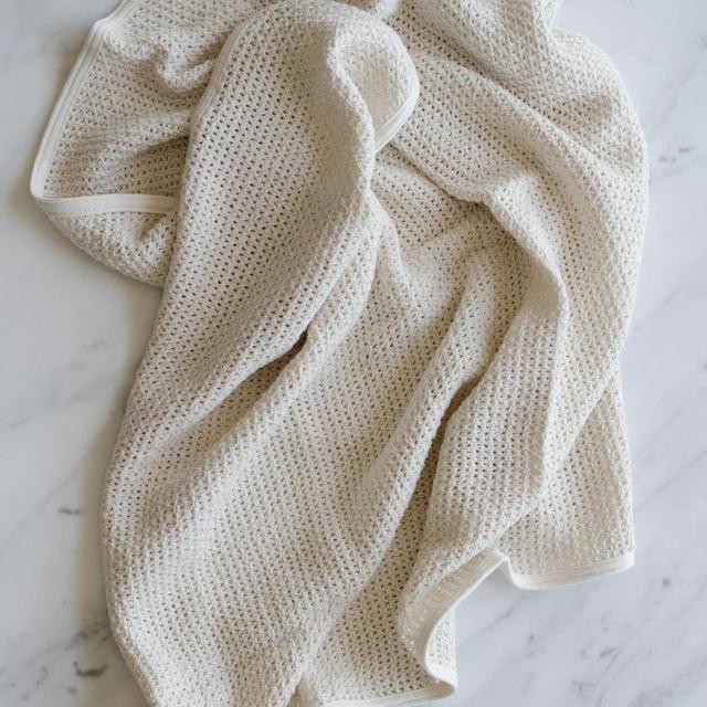JUNE woven baby blanket