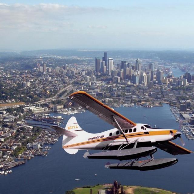 Minimoon: Round Trip Seaplane Tickets (San Juan Island <> Seattle)