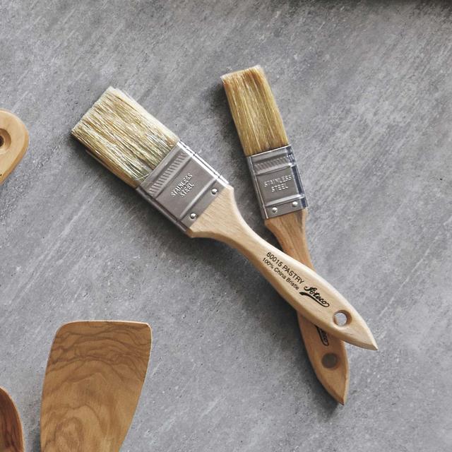 Ateco® Natural Boar Bristle Flat Pastry Brushes