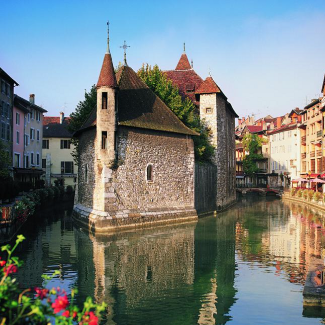 Train to and from Annecy