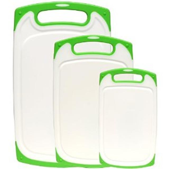 Dutis 3-Piece Dishwasher Safe Plastic Cutting Board Set with Non-Slip Feet and Deep Drip Juice Groove, White with Lime Green