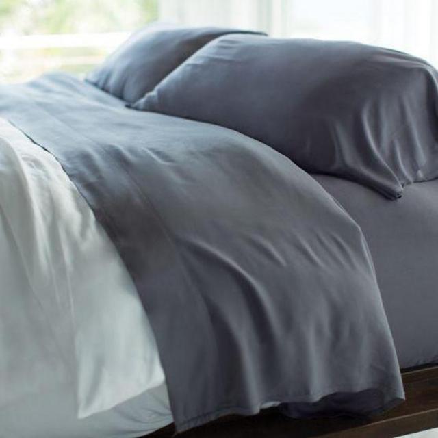 Cariloha Resort Bamboo Sheets | 4 Piece Sheet Set | 100% Viscose Bamboo Breathable Sheets | Soft Sateen Weave, Odor Resistant, Hypoallergenic, Eco-Friendly, Cooling Sheets (Cal King, Blue Lagoon)