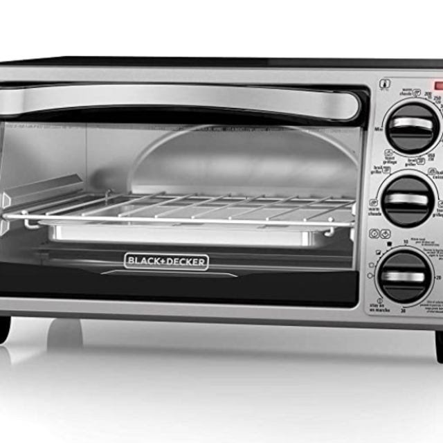 Black+Decker TO1313SBD Toaster Oven, 15.47 Inch, silver