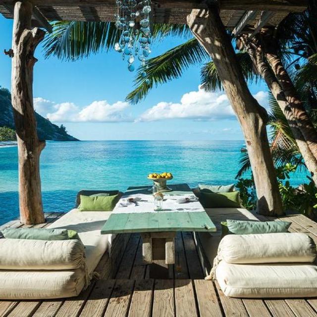 Seaside Lunch in Seychelles