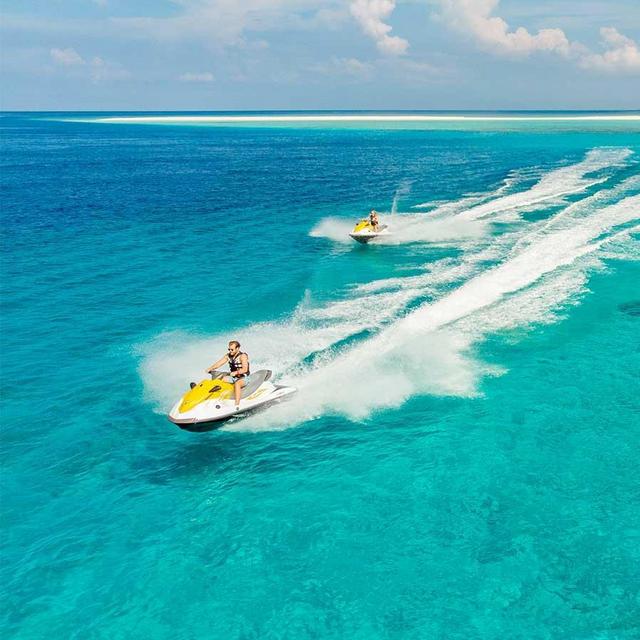 Jetski Ride in the Maldives (Honeymoon)