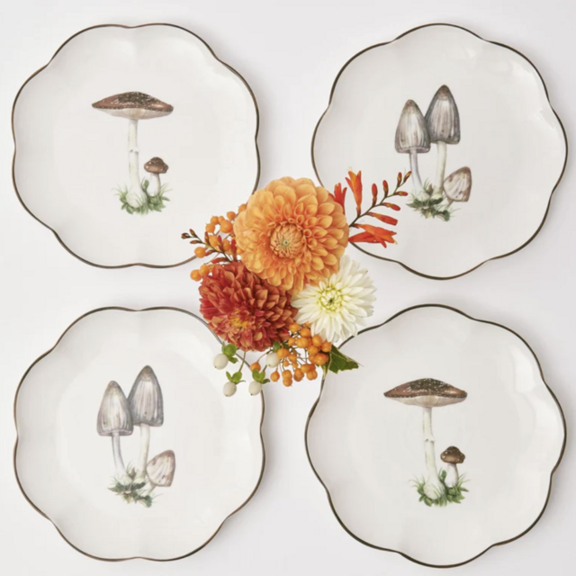 Scalloped Mushroom Starter Plates (Set of 4)