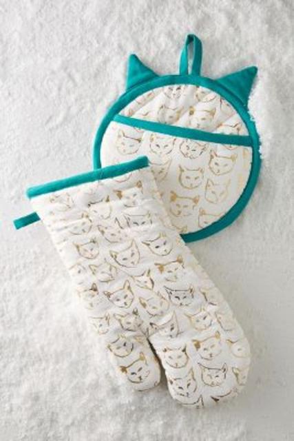 Metallic Cat Study Pot Holder