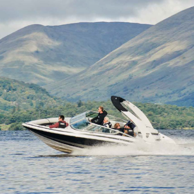 Speedboat Pub Tour